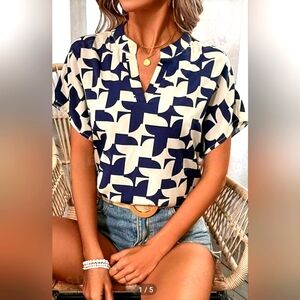 Ladies Navy & Cream blouse Sz.L Emery Rose